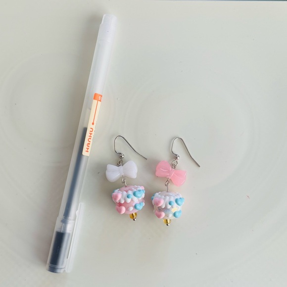 Cute Pastel Heart Earrings with Bow - Picture 3 of 4